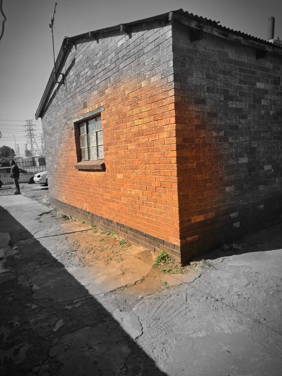8 Bedroom Property for Sale in Tembisa Central Gauteng