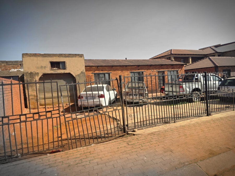8 Bedroom Property for Sale in Tembisa Central Gauteng