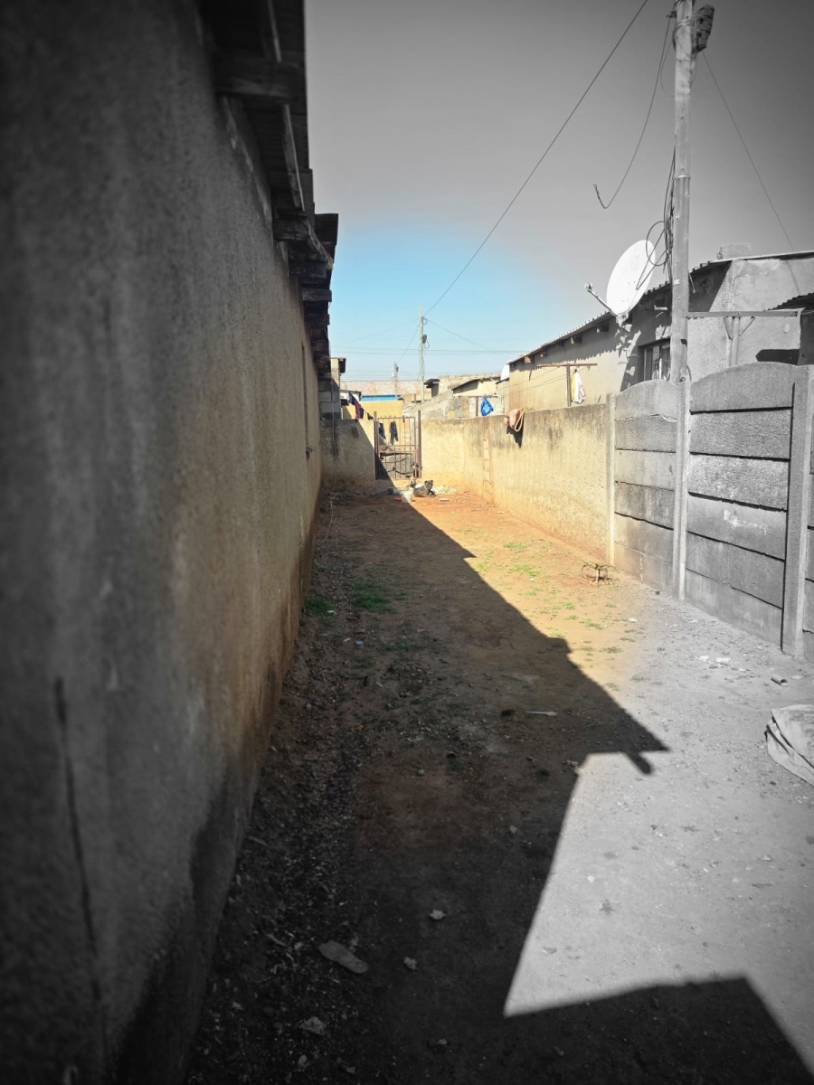 8 Bedroom Property for Sale in Tembisa Central Gauteng