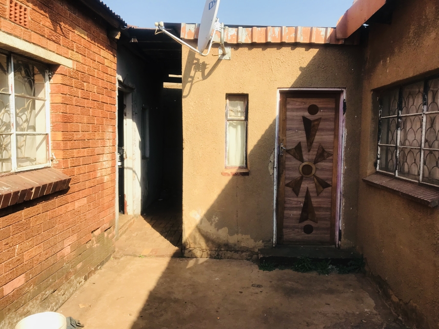 8 Bedroom Property for Sale in Tembisa Central Gauteng