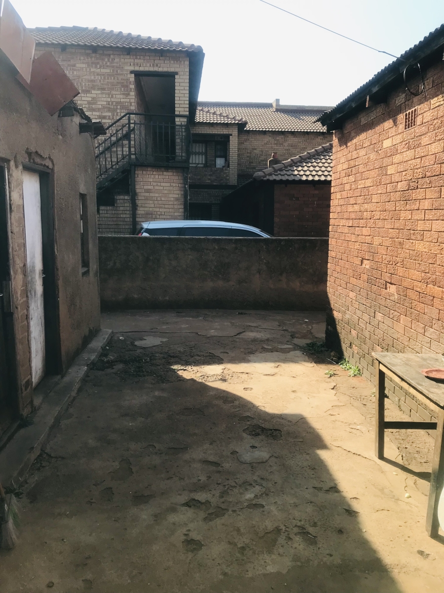 8 Bedroom Property for Sale in Tembisa Central Gauteng