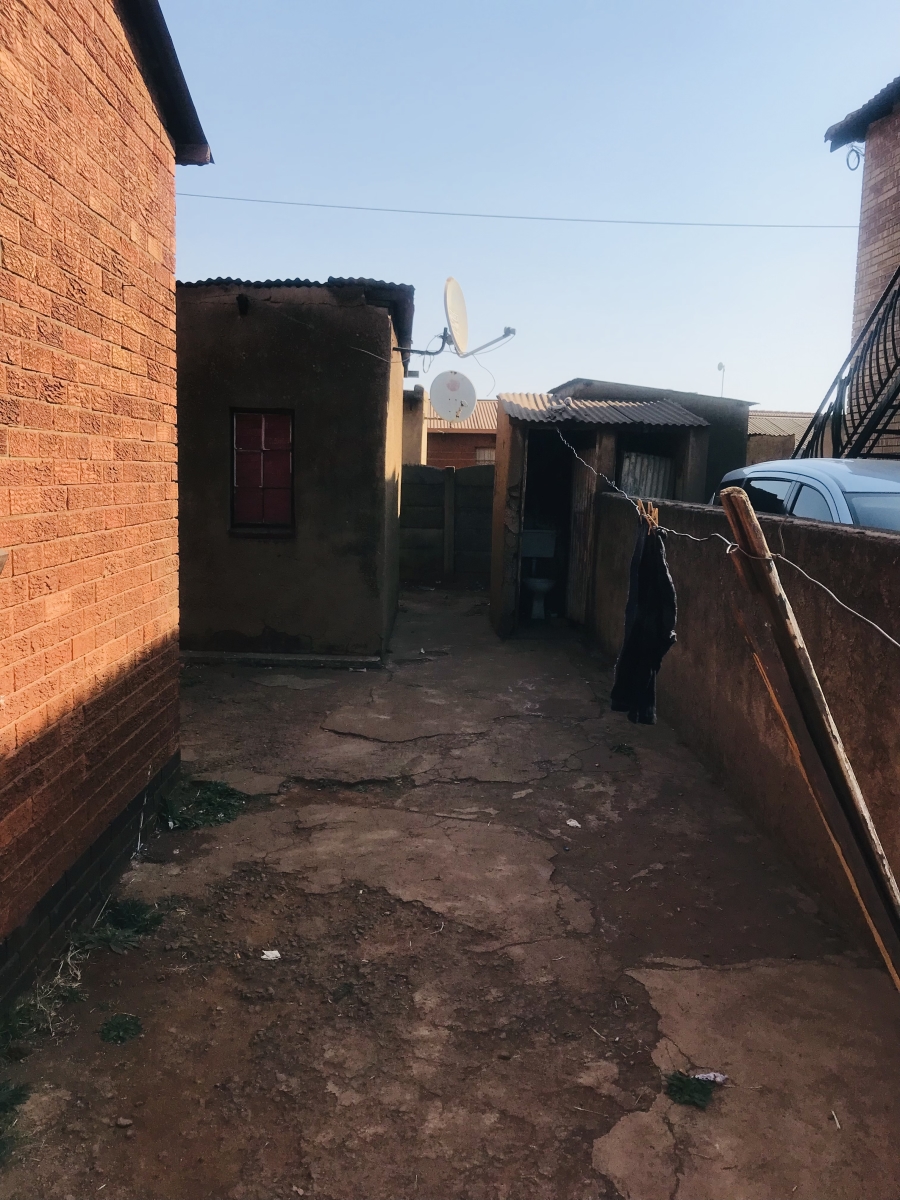 8 Bedroom Property for Sale in Tembisa Central Gauteng