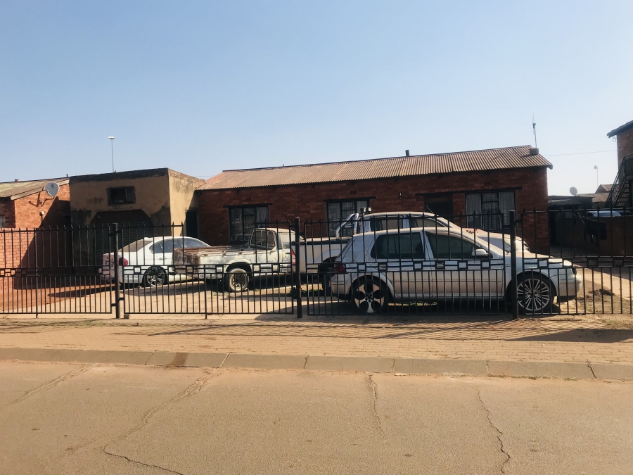 8 Bedroom Property for Sale in Tembisa Central Gauteng