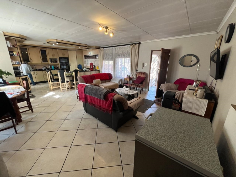 4 Bedroom Property for Sale in Brackendowns Gauteng