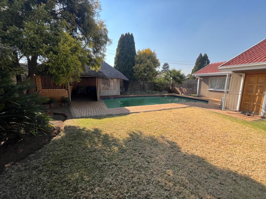 4 Bedroom Property for Sale in Brackendowns Gauteng
