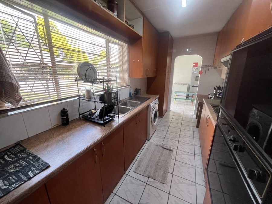 5 Bedroom Property for Sale in Brackendowns Gauteng
