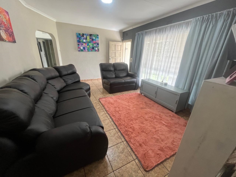 5 Bedroom Property for Sale in Brackendowns Gauteng
