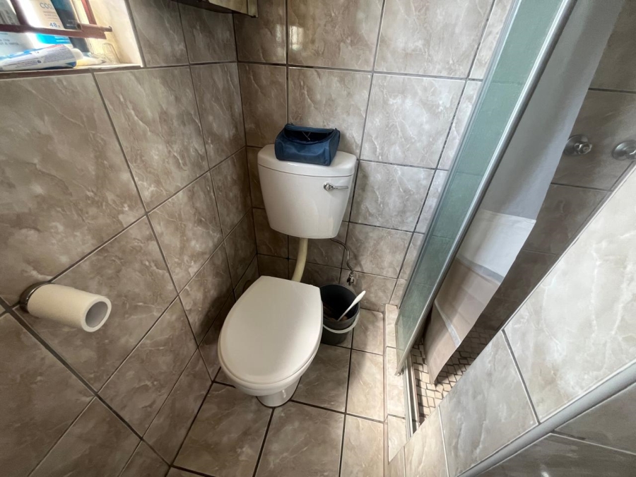 5 Bedroom Property for Sale in Brackendowns Gauteng