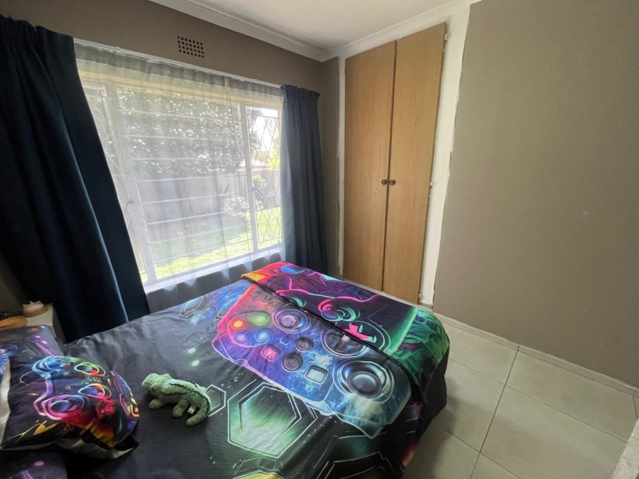 5 Bedroom Property for Sale in Brackendowns Gauteng