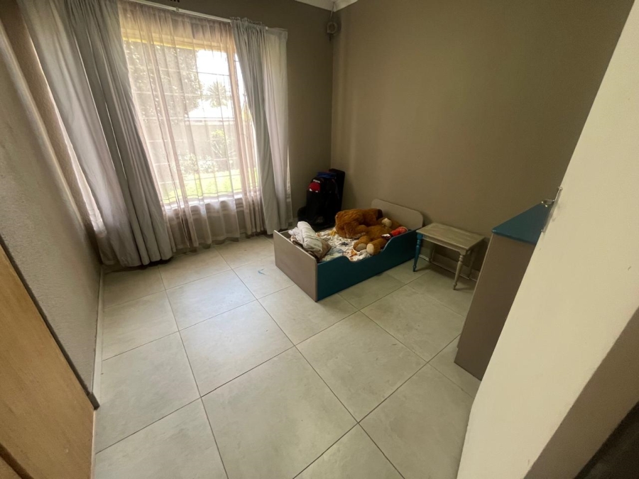 5 Bedroom Property for Sale in Brackendowns Gauteng