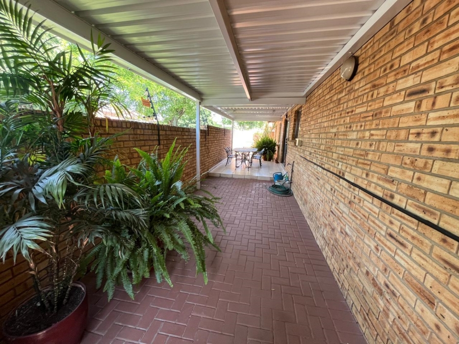 3 Bedroom Property for Sale in New Redruth Gauteng