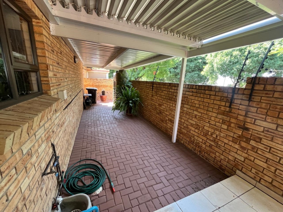 3 Bedroom Property for Sale in New Redruth Gauteng