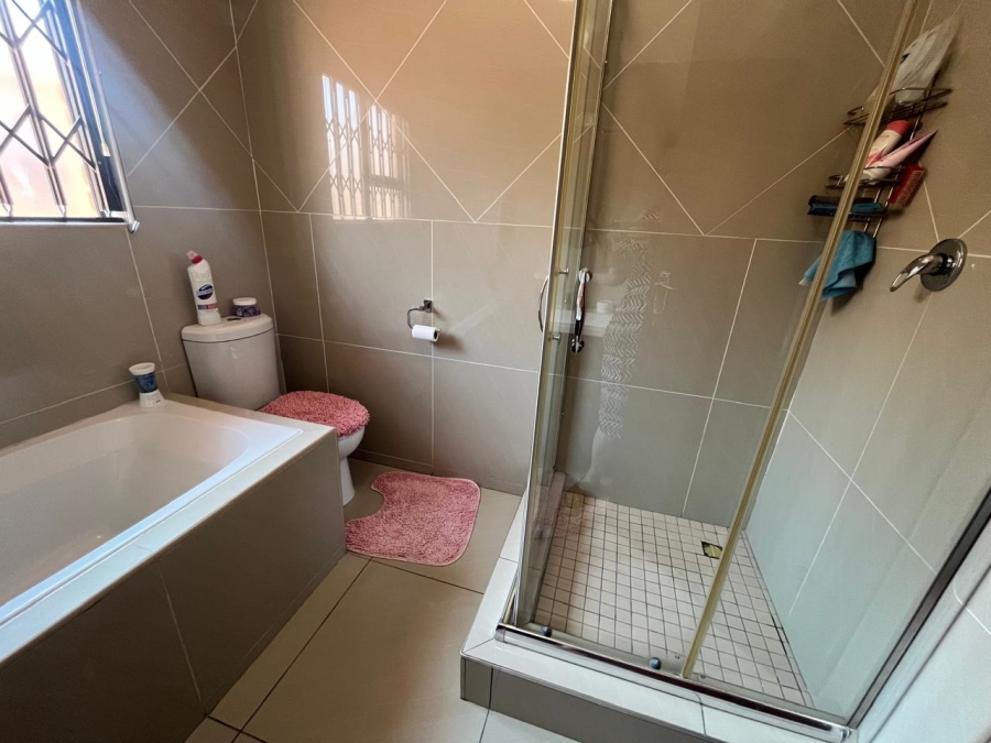 3 Bedroom Property for Sale in New Redruth Gauteng
