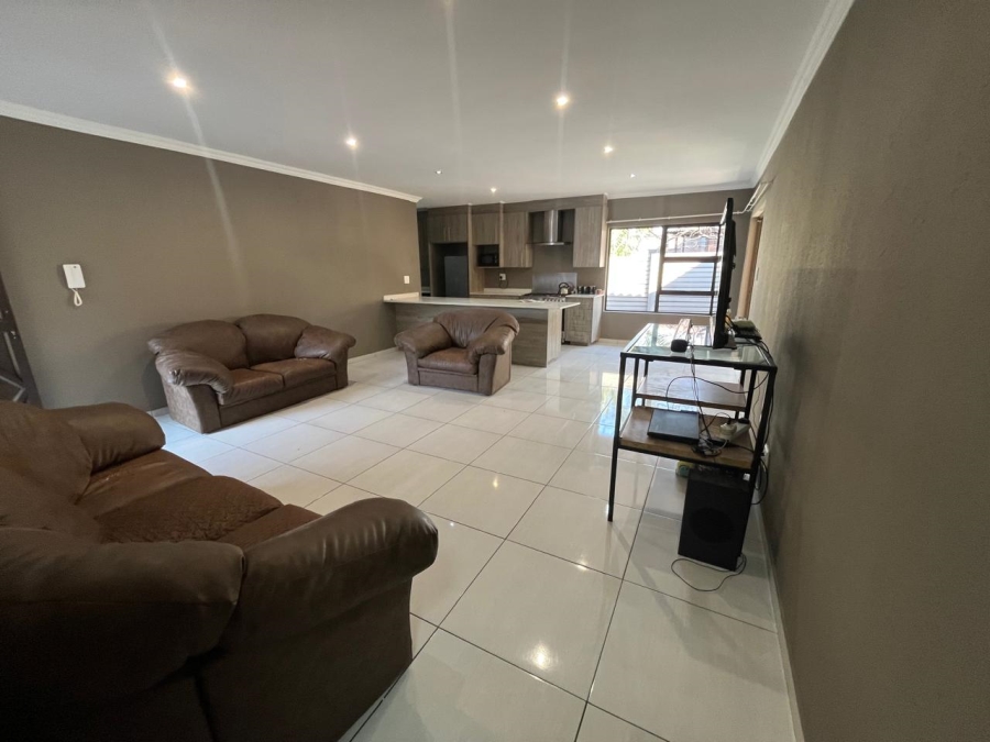 3 Bedroom Property for Sale in Brackenhurst Gauteng