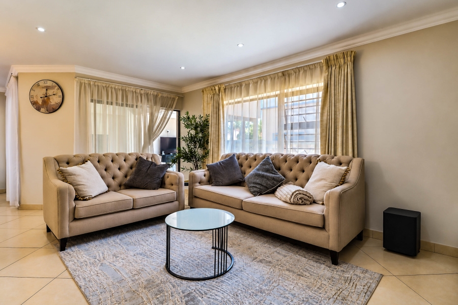 To Let 4 Bedroom Property for Rent in Thatchfield Estate Gauteng