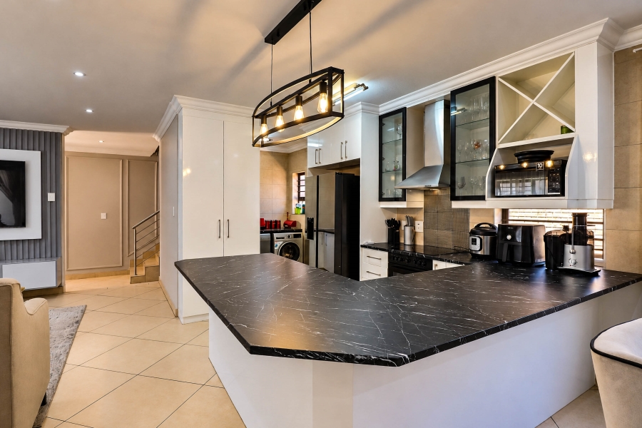 To Let 4 Bedroom Property for Rent in Thatchfield Estate Gauteng
