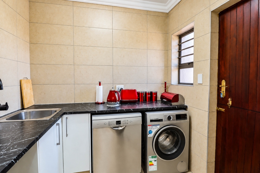 To Let 4 Bedroom Property for Rent in Thatchfield Estate Gauteng
