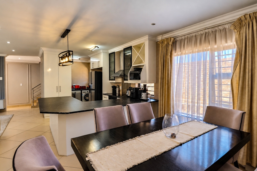 To Let 4 Bedroom Property for Rent in Thatchfield Estate Gauteng