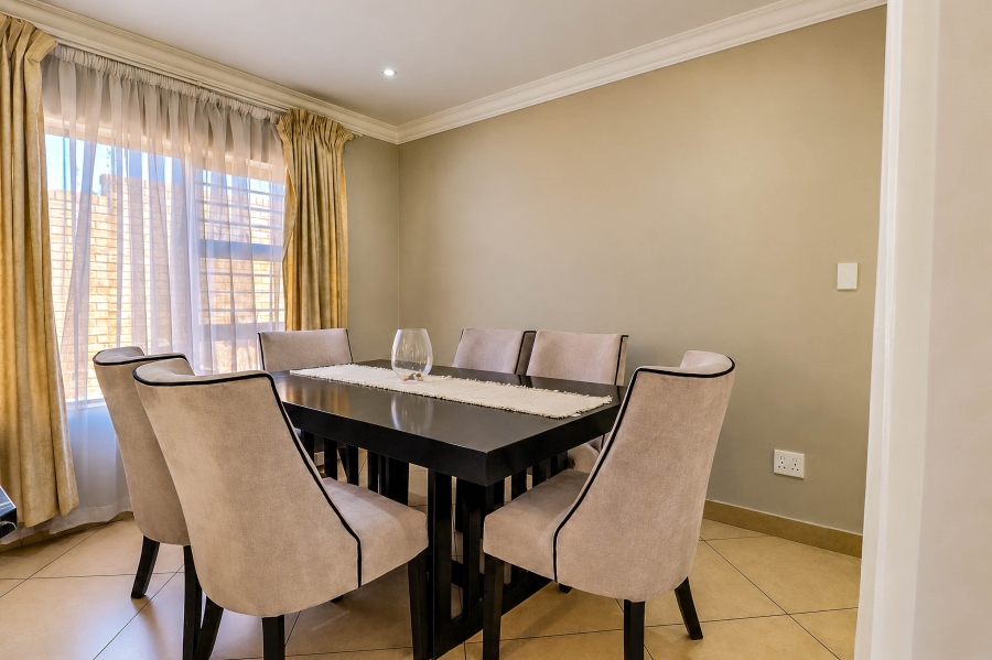 To Let 4 Bedroom Property for Rent in Thatchfield Estate Gauteng