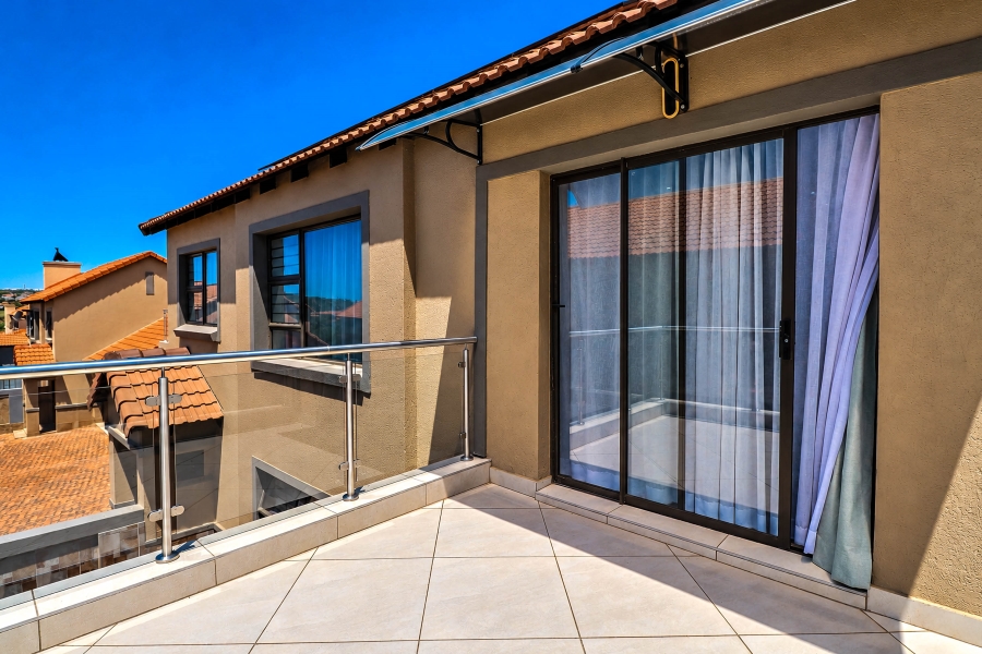 To Let 4 Bedroom Property for Rent in Thatchfield Estate Gauteng