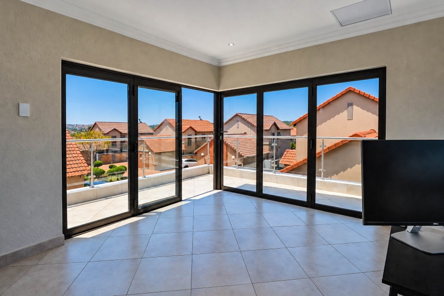 To Let 4 Bedroom Property for Rent in Thatchfield Estate Gauteng