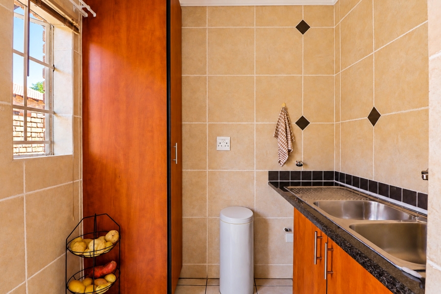 3 Bedroom Property for Sale in Thatchfield Estate Gauteng