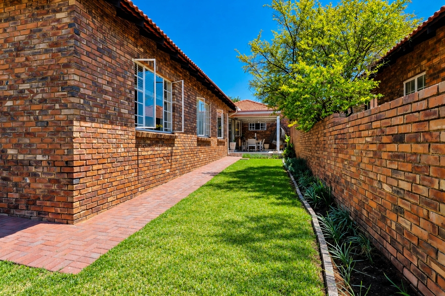 3 Bedroom Property for Sale in Thatchfield Estate Gauteng