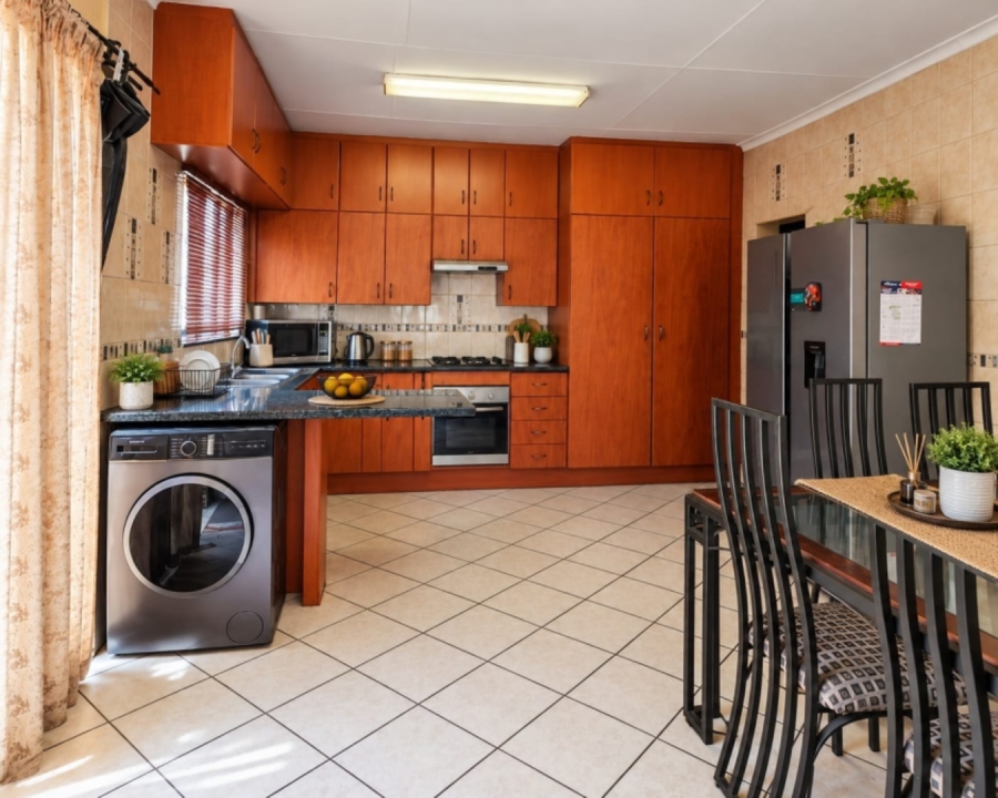 3 Bedroom Property for Sale in Noordwyk Gauteng