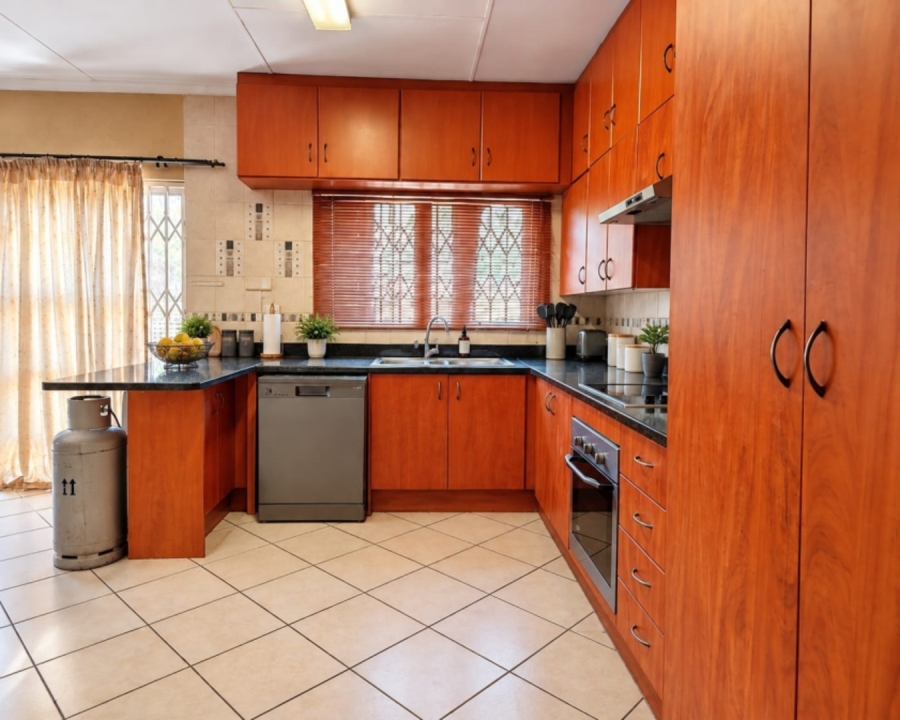 3 Bedroom Property for Sale in Noordwyk Gauteng