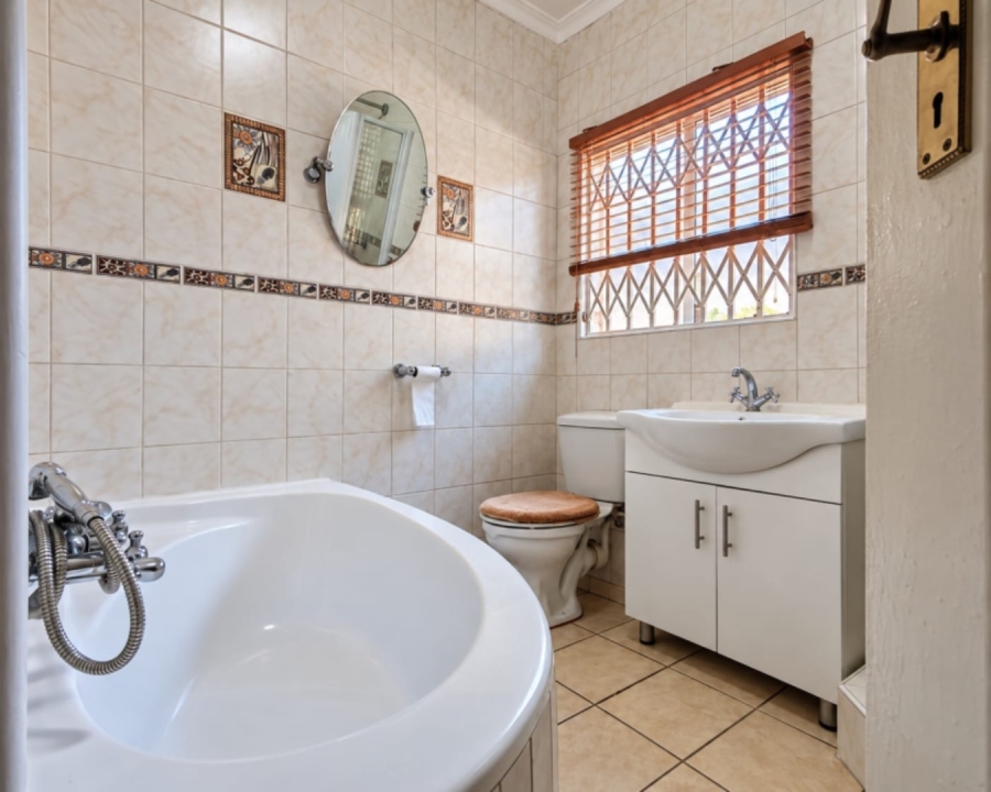 3 Bedroom Property for Sale in Noordwyk Gauteng