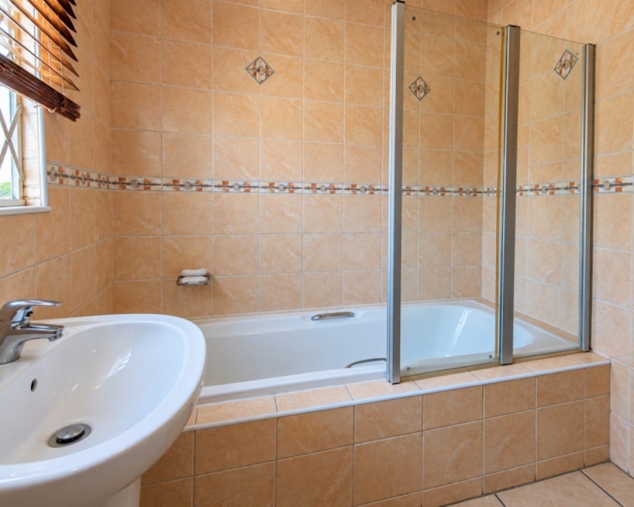 3 Bedroom Property for Sale in Noordwyk Gauteng