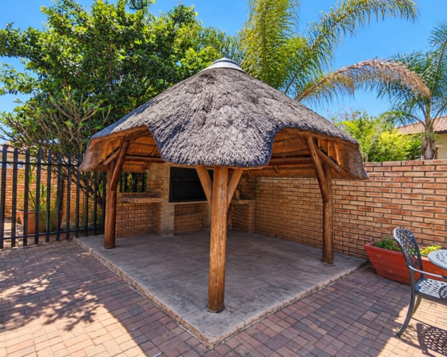 3 Bedroom Property for Sale in Noordwyk Gauteng