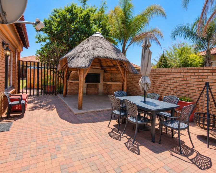 3 Bedroom Property for Sale in Noordwyk Gauteng