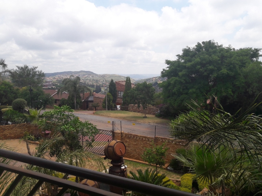 4 Bedroom Property for Sale in Roodekrans Gauteng