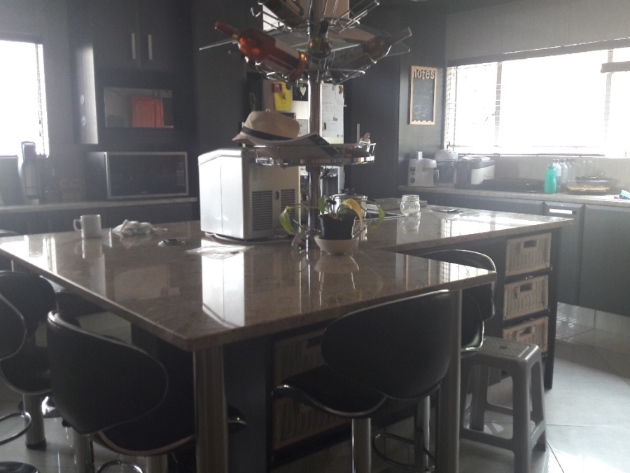 4 Bedroom Property for Sale in Roodekrans Gauteng