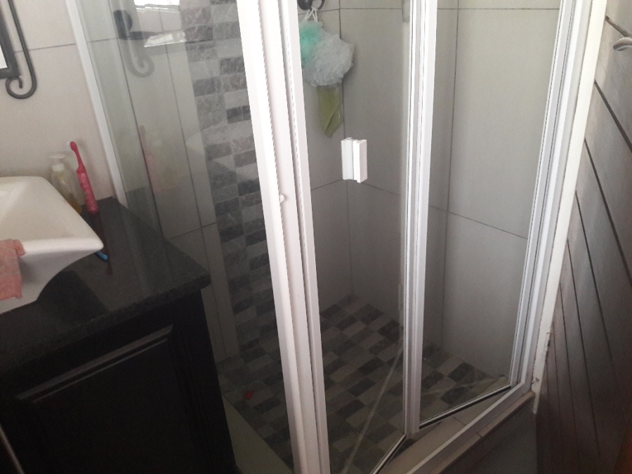 4 Bedroom Property for Sale in Roodekrans Gauteng