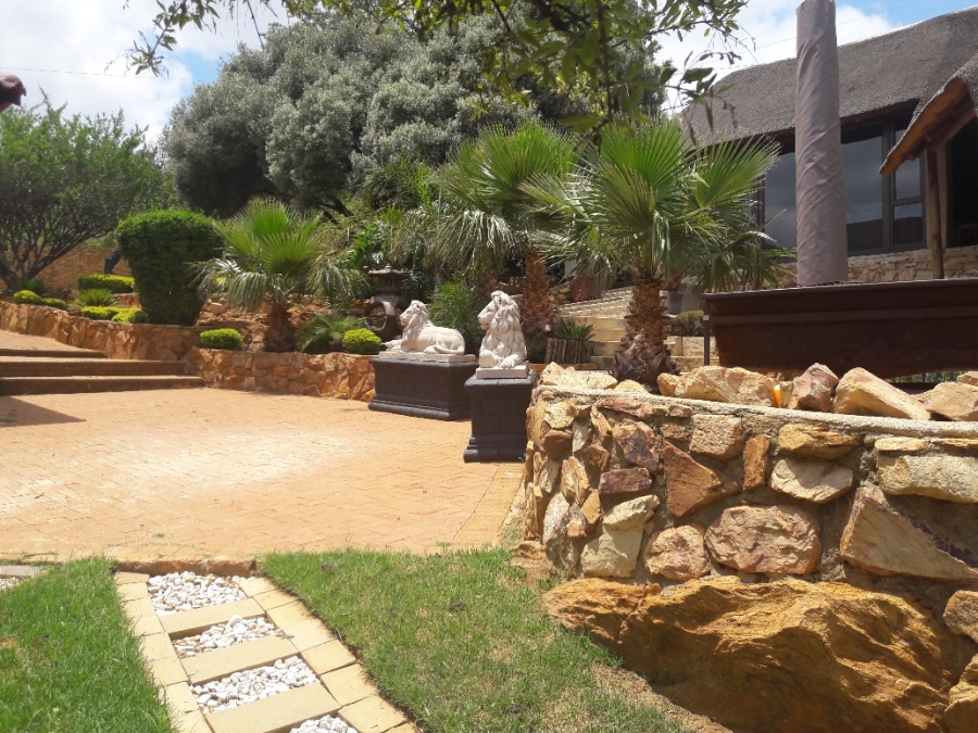 4 Bedroom Property for Sale in Roodekrans Gauteng