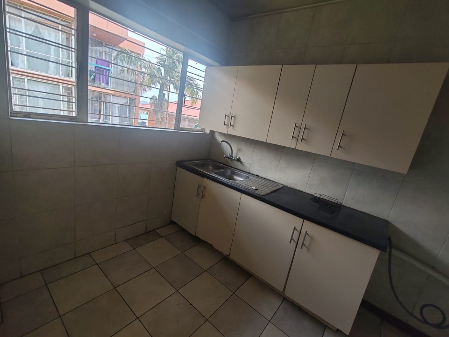To Let 2 Bedroom Property for Rent in Florida Gauteng
