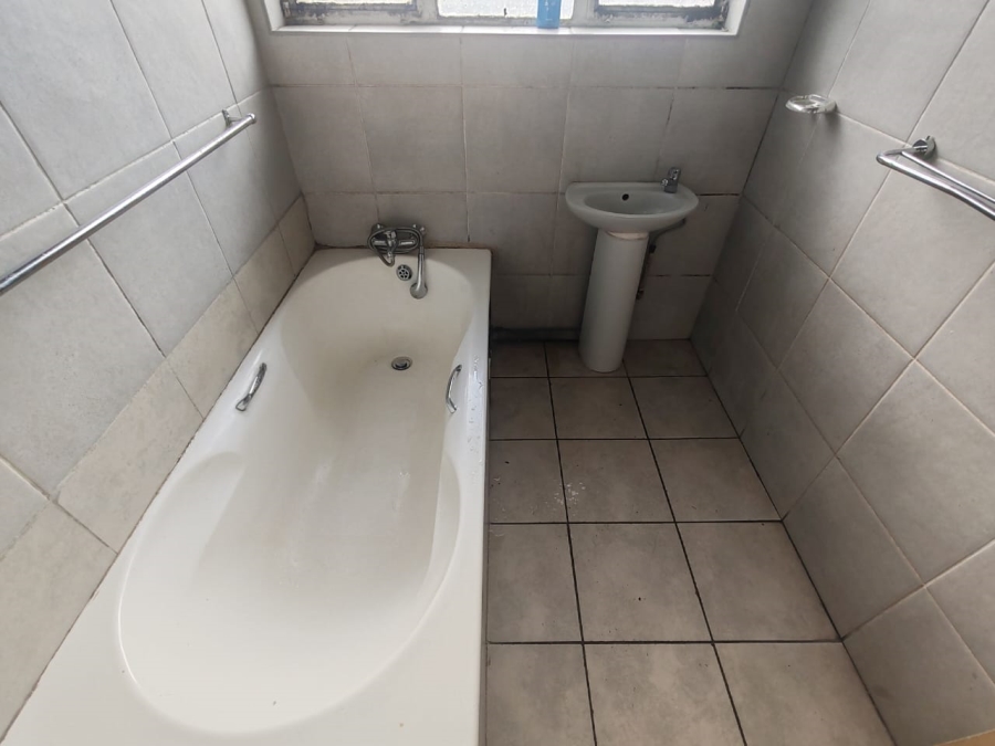 To Let 2 Bedroom Property for Rent in Florida Gauteng