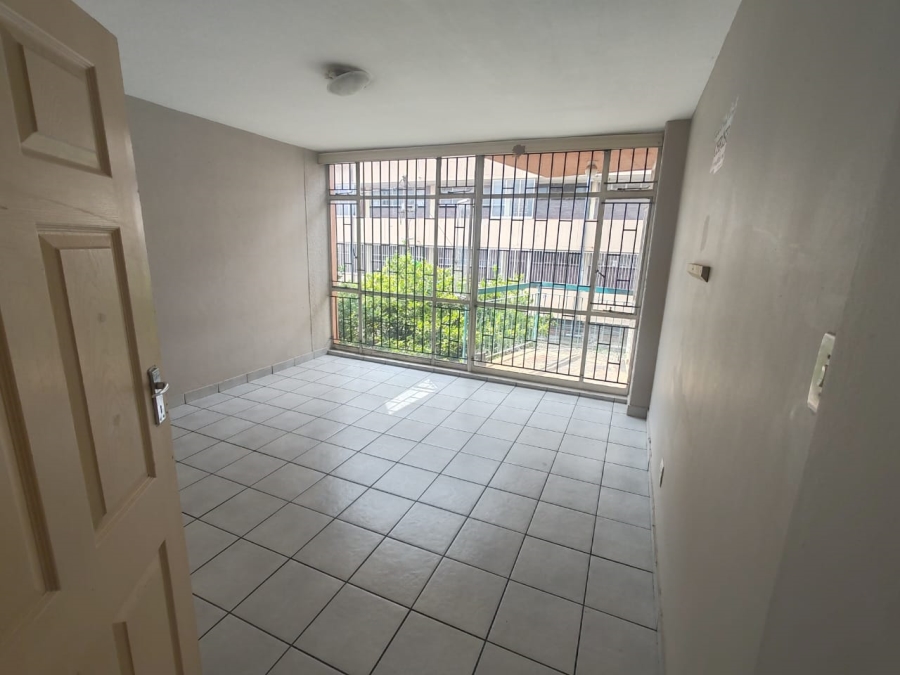 To Let 2 Bedroom Property for Rent in Florida Gauteng