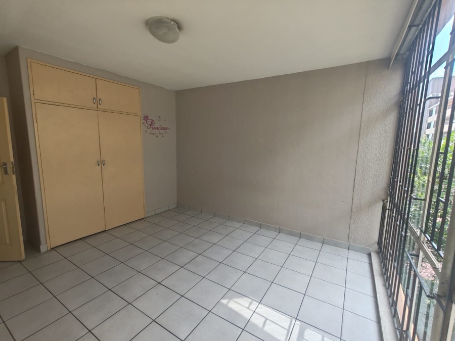 To Let 2 Bedroom Property for Rent in Florida Gauteng