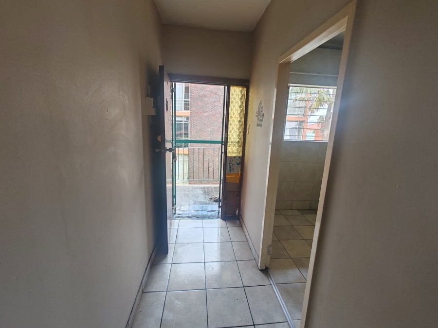 To Let 2 Bedroom Property for Rent in Florida Gauteng