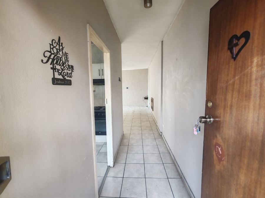 To Let 2 Bedroom Property for Rent in Florida Gauteng