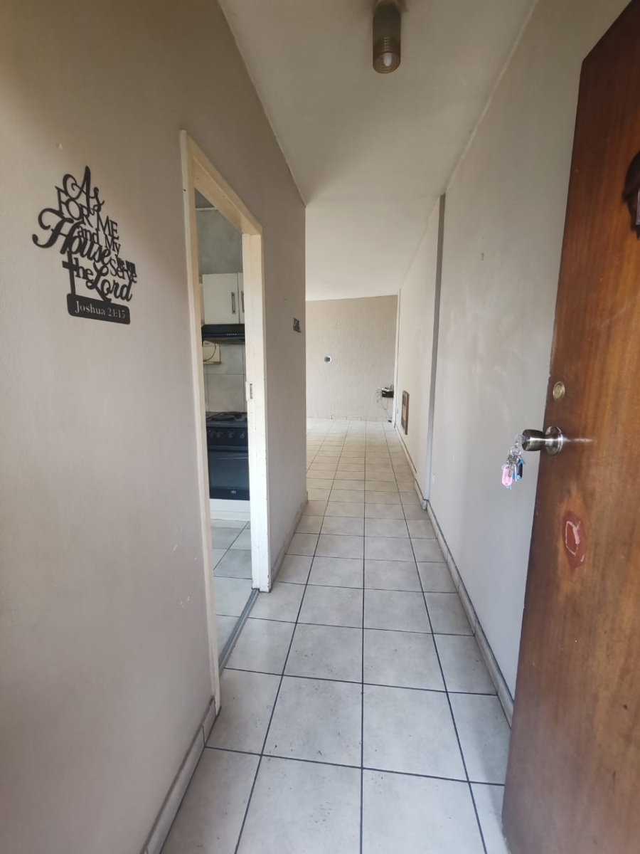 To Let 2 Bedroom Property for Rent in Florida Gauteng