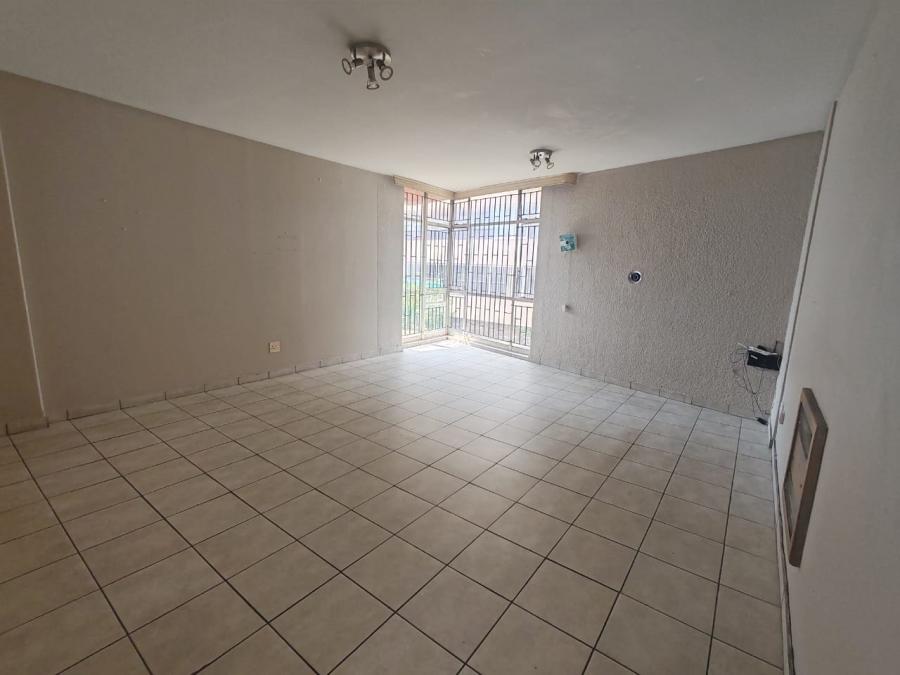 To Let 2 Bedroom Property for Rent in Florida Gauteng