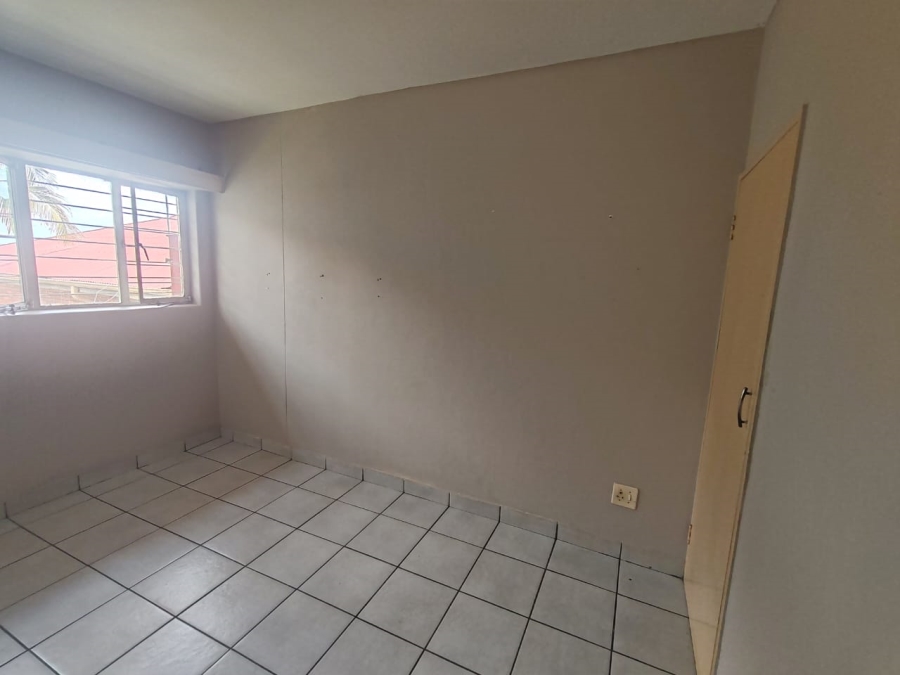 To Let 2 Bedroom Property for Rent in Florida Gauteng
