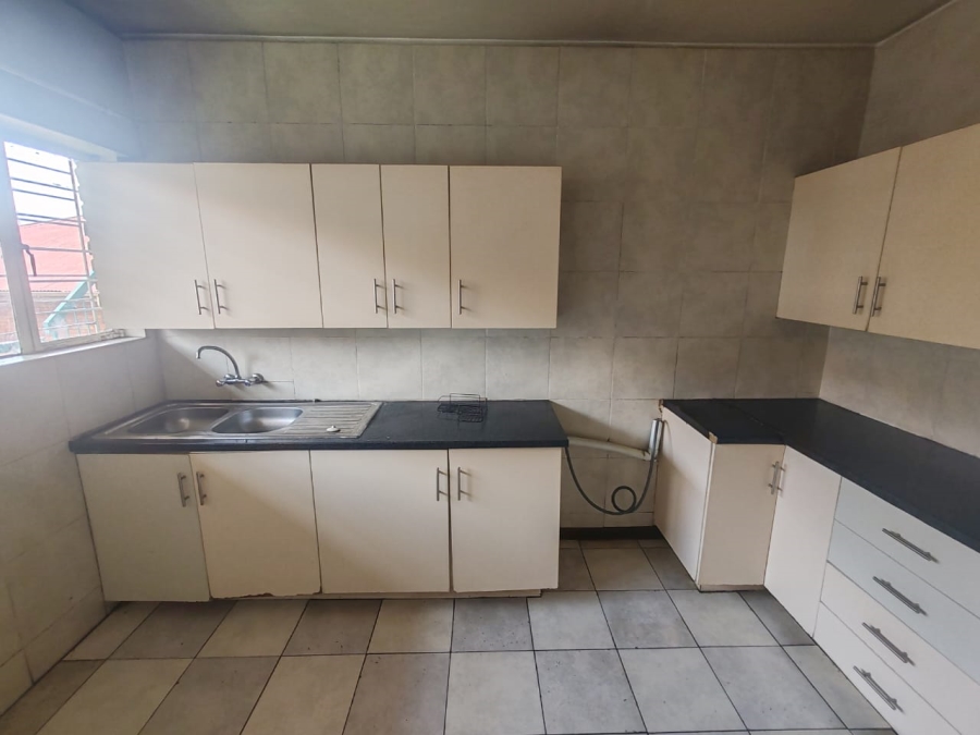 To Let 2 Bedroom Property for Rent in Florida Gauteng