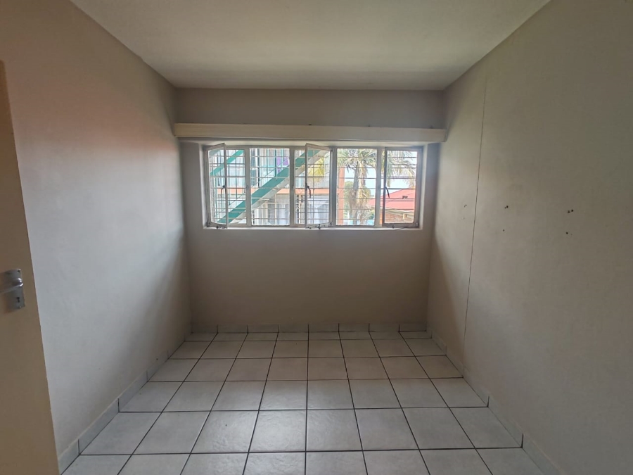 To Let 2 Bedroom Property for Rent in Florida Gauteng