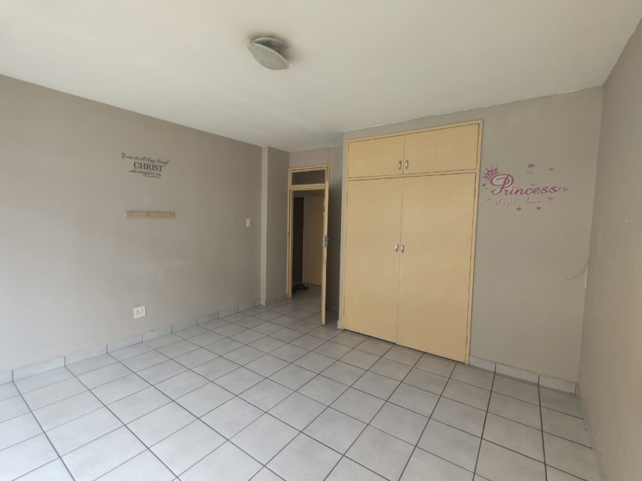To Let 2 Bedroom Property for Rent in Florida Gauteng