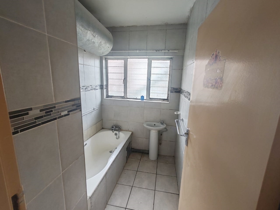 To Let 2 Bedroom Property for Rent in Florida Gauteng